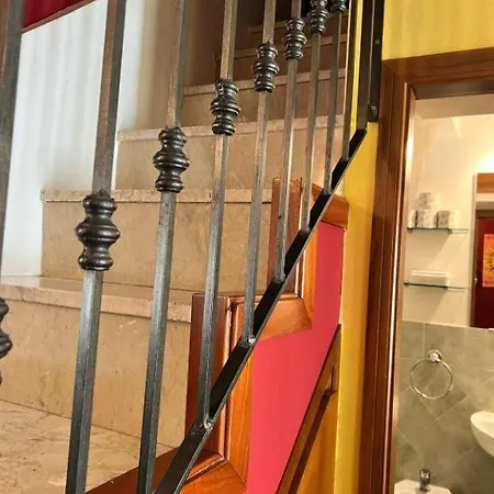 Domus Magistri Апартаменты Чефалу